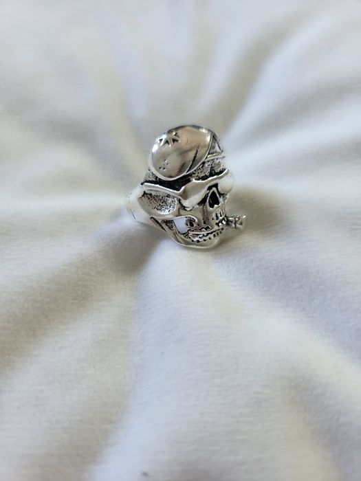 Srebrny pierścionek pierścień sygnet czaszka alternative Gothic emo y2