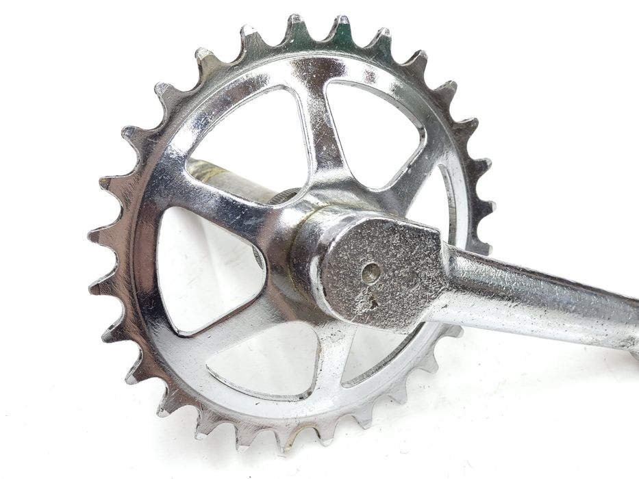 Korba prawa 28 zębów ZZR Romet Bobo Żabka dziecięce rowery PRL