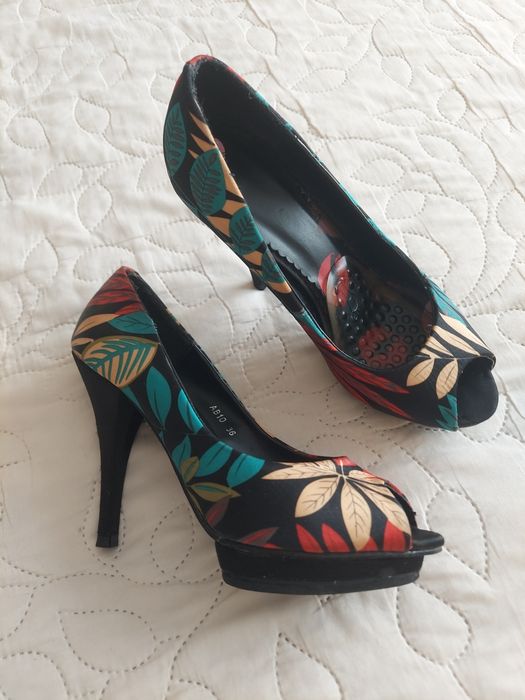 Атласні туфлі 36р