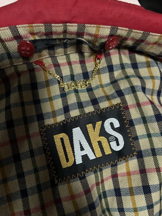 Червоний тренч « DAKS »