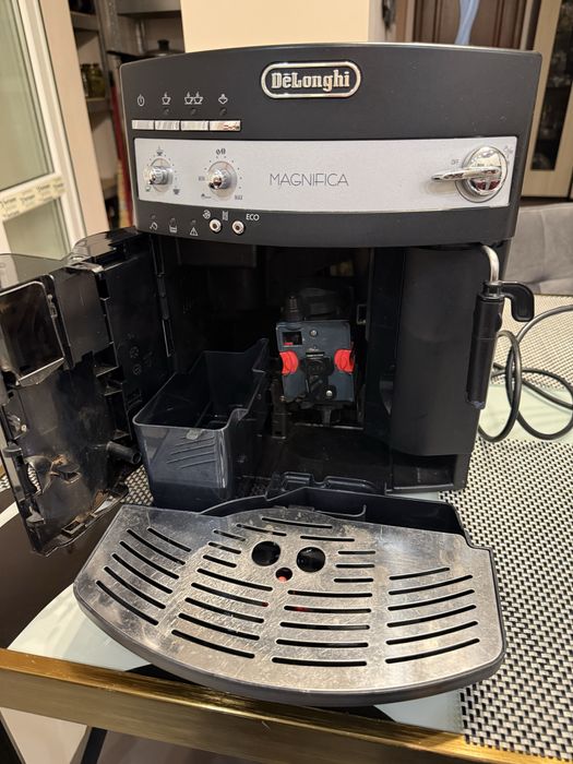 Кавоварка Delonghi Magnifica