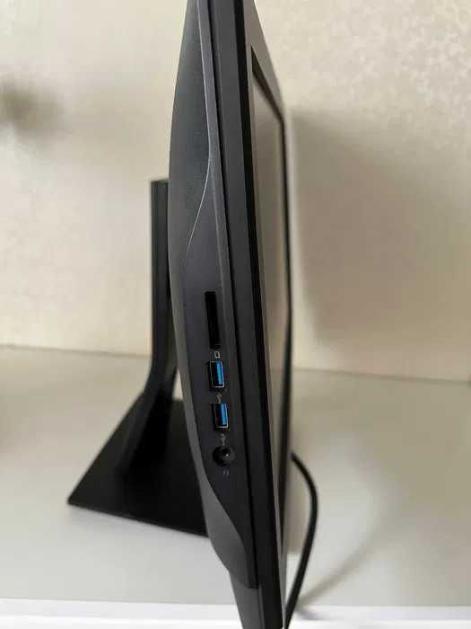 Моноблок Dell Optiplex 3240 22" 1920x1080 i3-6100 RAM 8GB SSD 250 GB