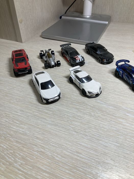 Продам свою колекцію Hot Wheels