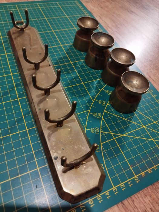 Stary, francuski wieszak na 4 kieliszki na jajka, mosiądz.