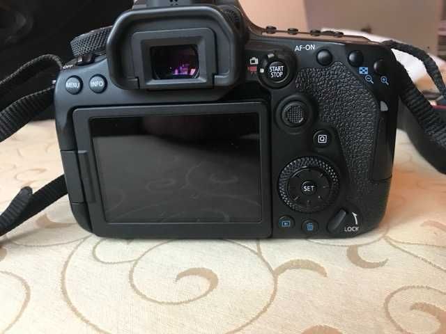 Câmara CANON EOS 90D com lentes e equipamento