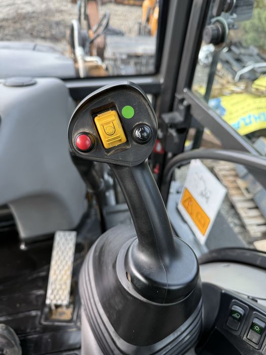 Екскаватор-навантажувач Case580 ST,2020