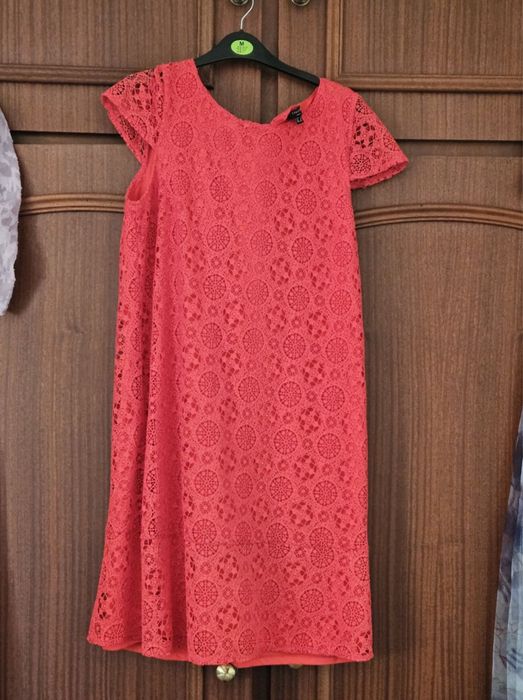 Vestido rosa.