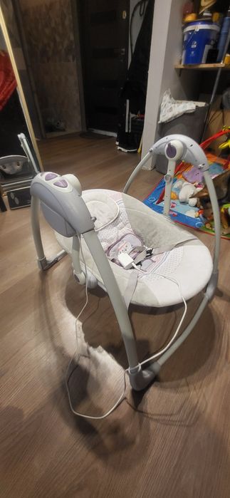 Продаю б/у Mastela Deluxe Portable Swing.