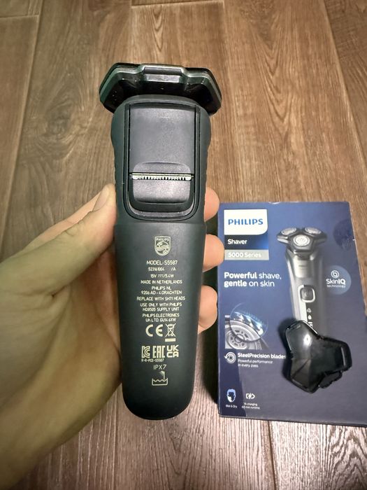 Електрична бритва Phillips 5000 series