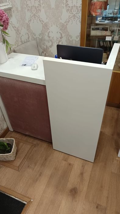 Balcão de Receção para Gabinete de Estética / Salão