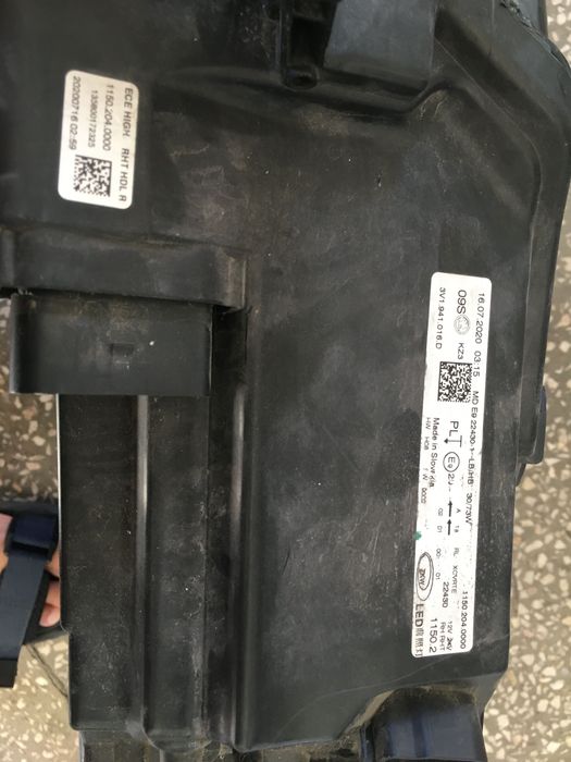 Lampa Skoda superb 3 lift prawa 1150.204.0000 uszkodzona