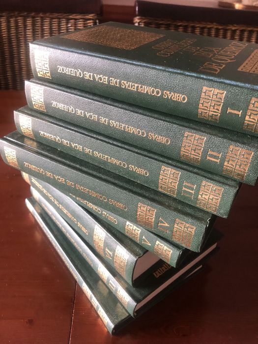 Desci de 50€ para 45€.  Oito volumes das Obras Complestas se Eça de Queiroz de 1980