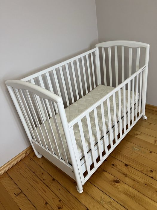 Дитяча кроватка ліжечко