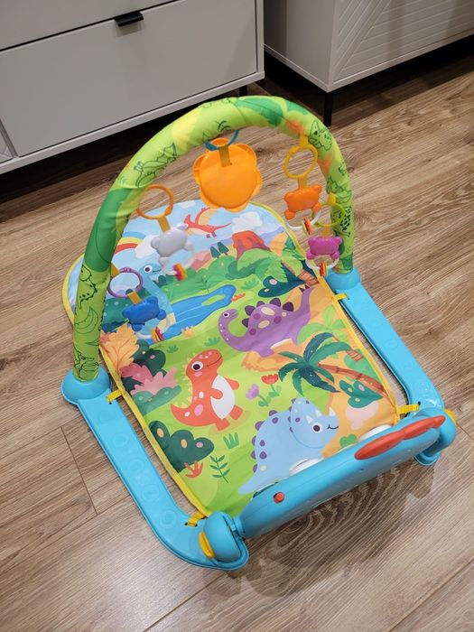 Mata edukacyjna z pianinkiem