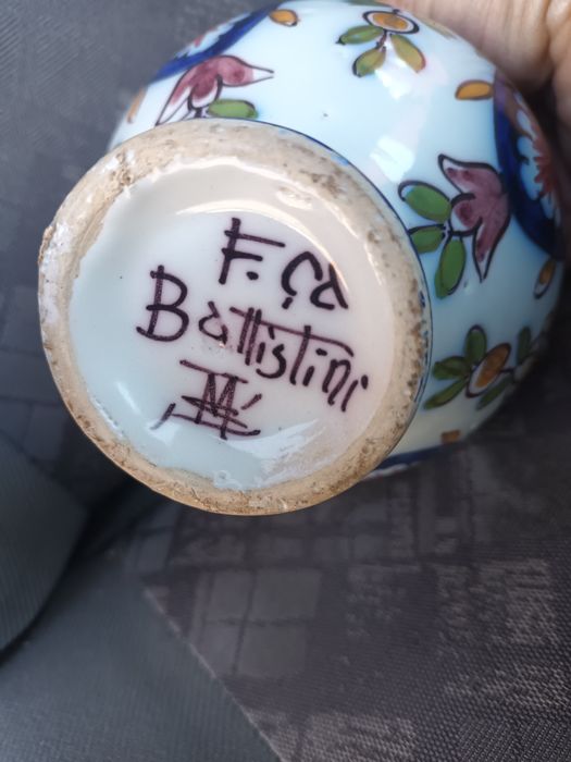 Peça em faianças Battitini