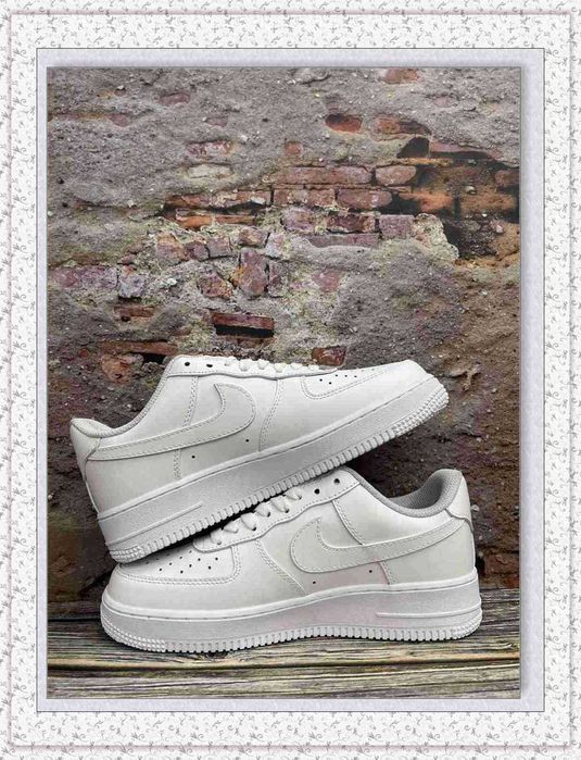 Sapatilhas Nike Air Force 1 branco com atacadores