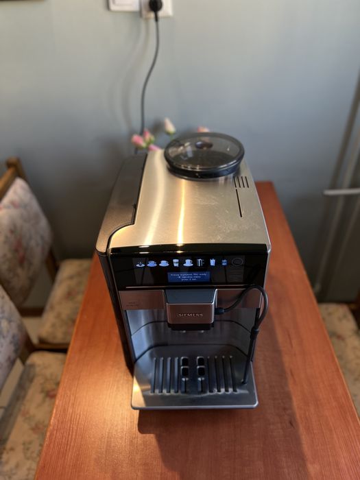 Ekspres Siemens EQ6 s700, stan bardzo dobry