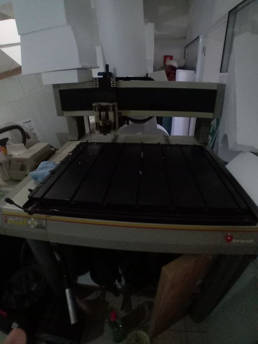 Fresadora Gravograph com avaria