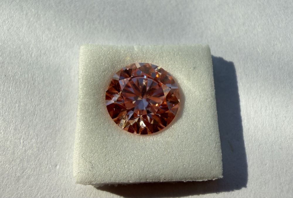 Диамант• Діамант Fancy PInk VVS2•2 ct