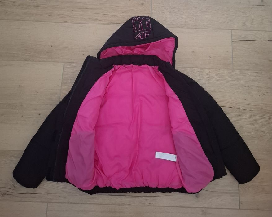 Sprzedam kurtkę puchową z firmy 4f rozmiar 152