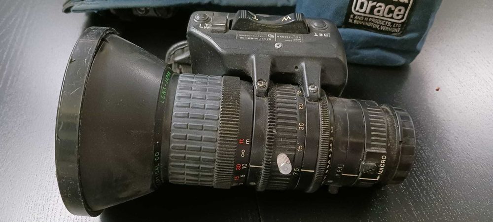 Máquina de Filmar SONY DVCAM DSR 300P