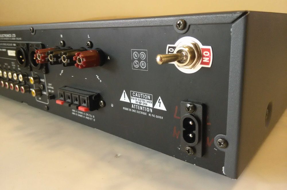 Стереоресивер NAD 705