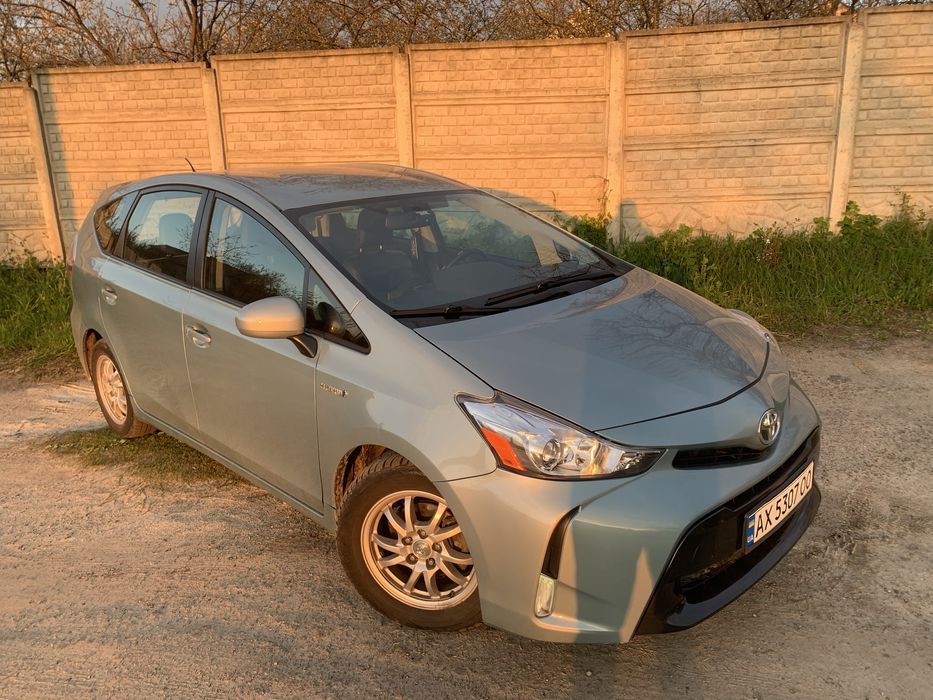 Продам Toyota prius V