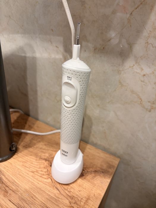 Szczoteczka elektryczna oral b