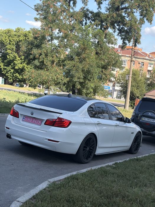 BMW F10 528i продам