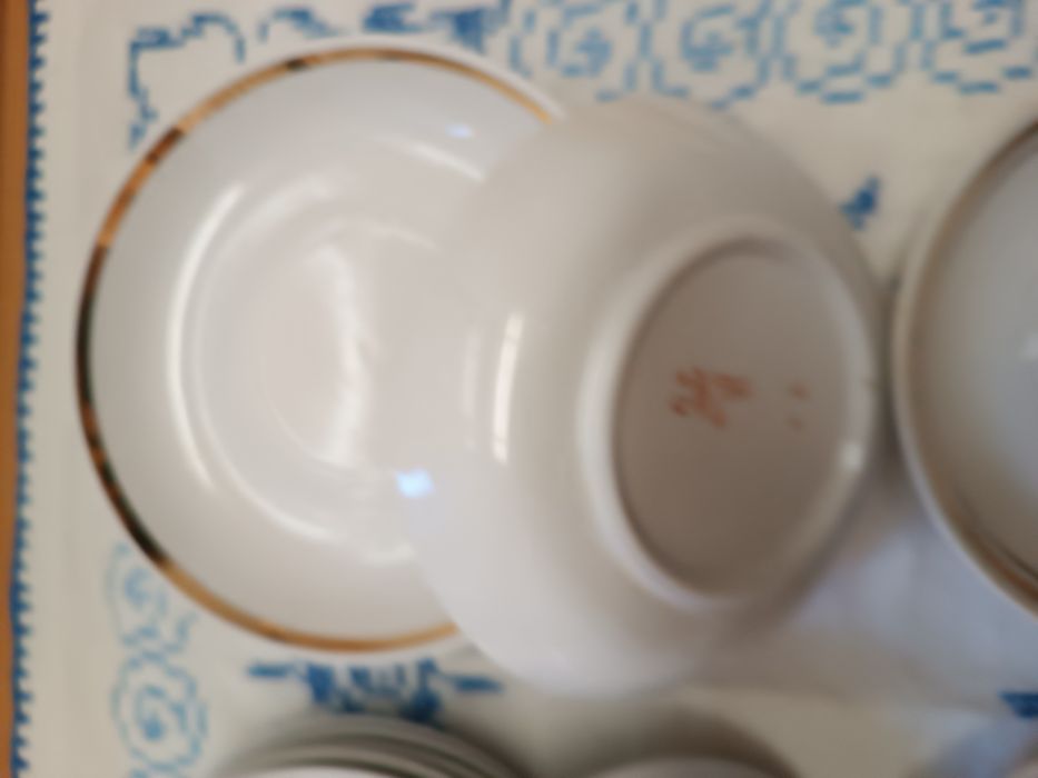 Блюдца різні ...