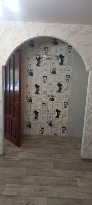 Продам 3к.кв.60м² 2/5 АО эл.мебель.2парковочных места.