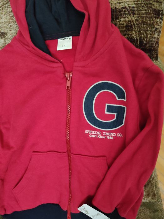 Нові спортивний костюмчик та кофта з капюшоном і светрик на хлопчика