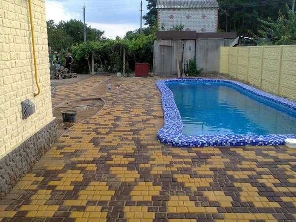 Укладання тротуарноЇ плитки