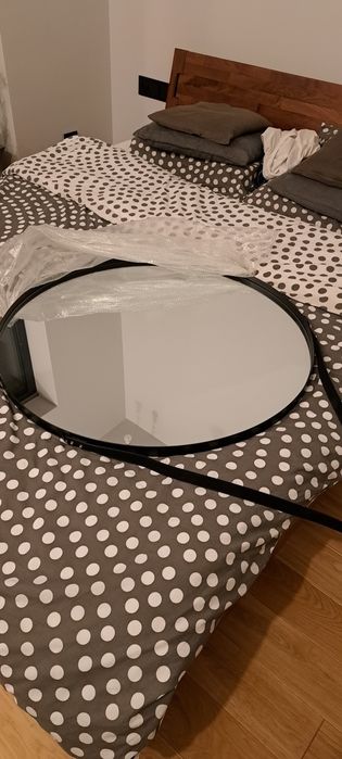 Lustro okrągłe 80 cm czarne na pasku Perito