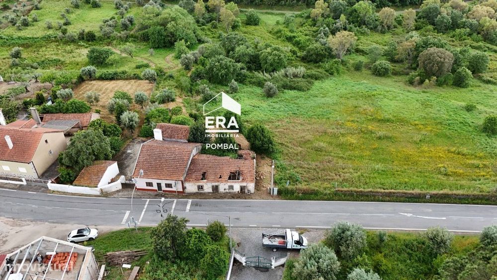 Moradia para reconstruir com 1906 m2 de terreno , Tomar — Casais E Alviobeira, Santarém