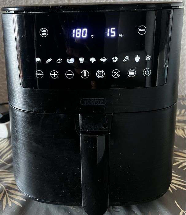 Fritadeira de Ar Digital Tower 7,2L – 50€ (Negociável)