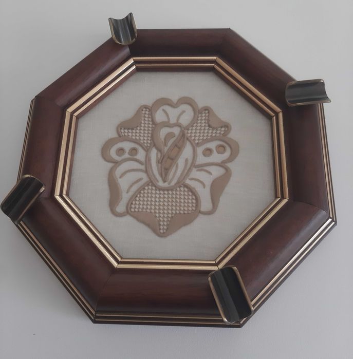 Cinzeiro Bordado Madeira - NOVO