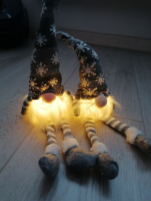 Skrzaty świąteczne wys 30cm Led