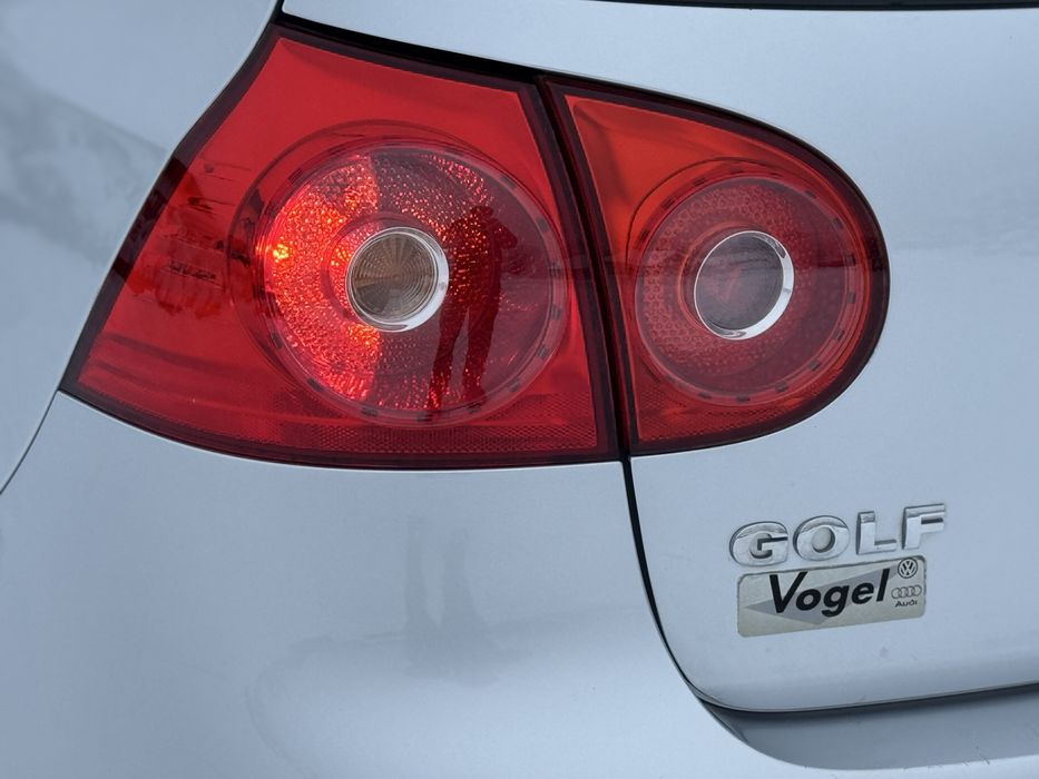 Свіжопригнаний Golf 5 1.6бензин TOUR