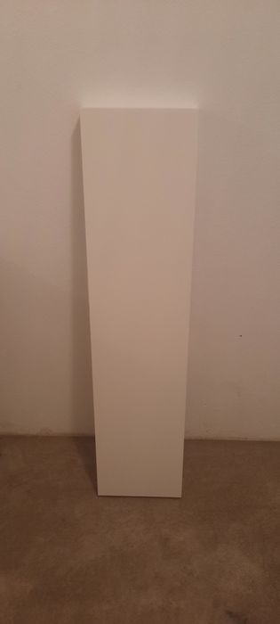 Secretária sem  modulo de gavetas e prateleira