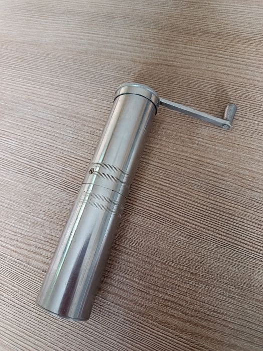 Кофемолка ручная б/у