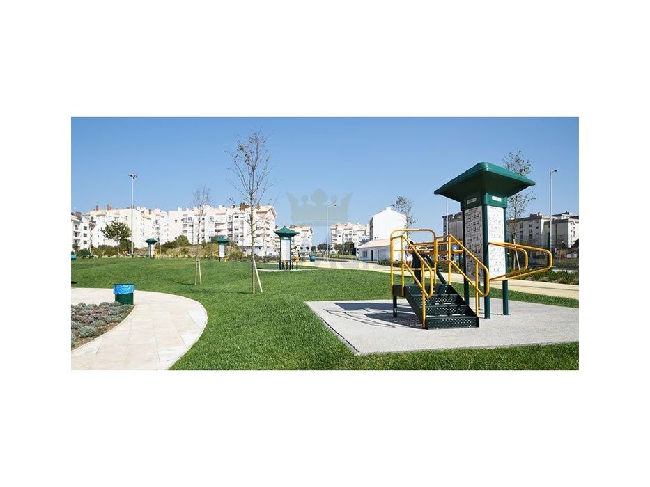 Vende-se Fantástico Apartamento c/ Parqueamento na Cavaleira