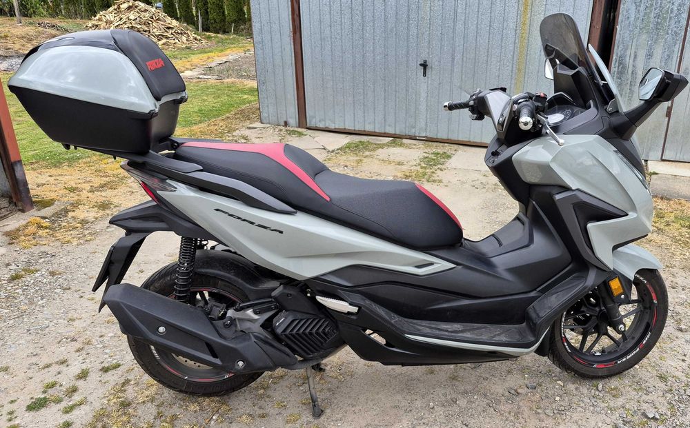 Honda NSS Forza 125AD, niski przebieg, customowe siedzisko, instrukcja serwisowa gratis