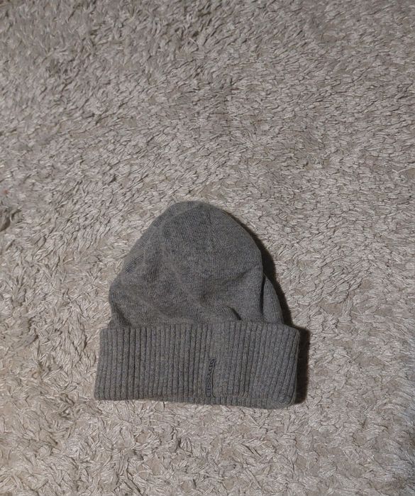 Сіра стильна шапка Odyssey, тонка в'язка, ідеальна на весну