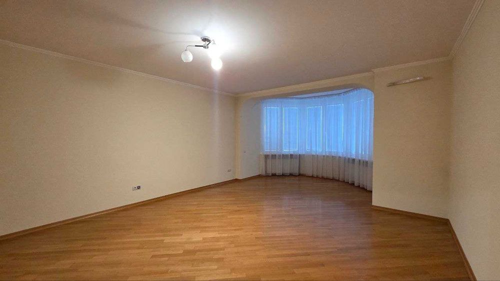 Продаж видової трикімнатної квартири 121 кв.м. у м. Києві вул. Левка Лук'яненка 29 Оболонь ст. м. Мінська