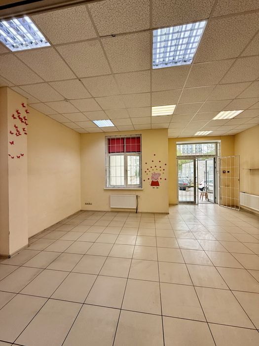 Оренда комерційного приміщення 41,7 м², центр Вишневого, Акварелі-1