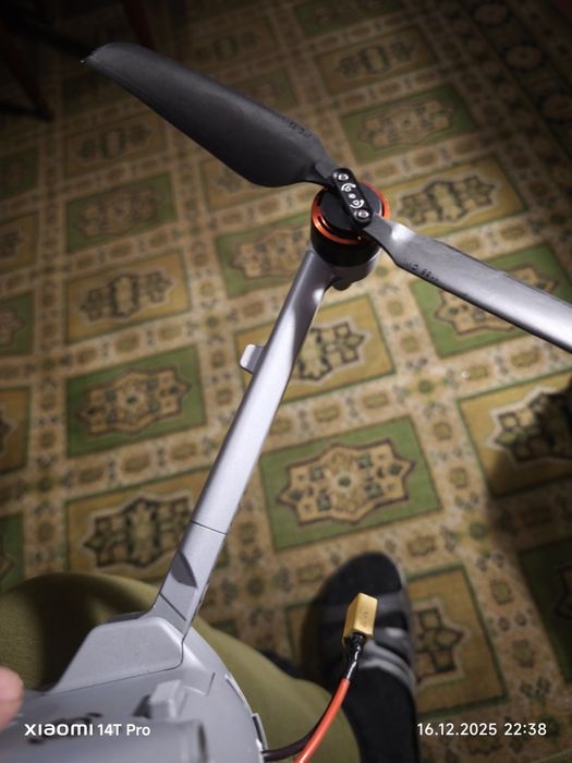 Продам розбитий  Autel EVO MAX 4T.  +1 АКБ