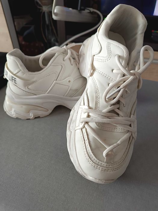 sneakersy białe Sprzedam