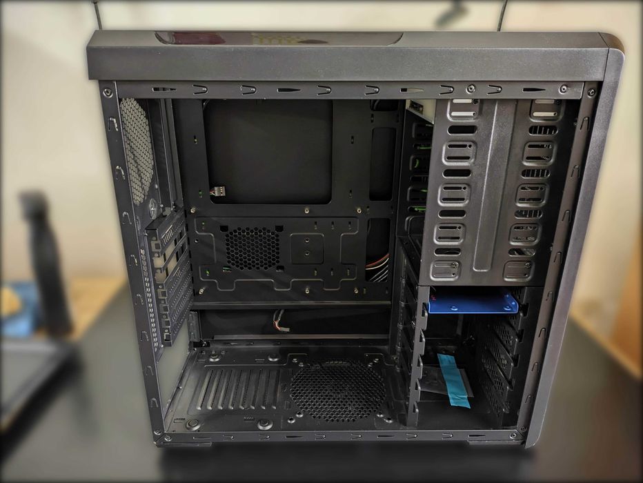 Zalman Z12 Plus - Caixa ATX com Leitor DVD