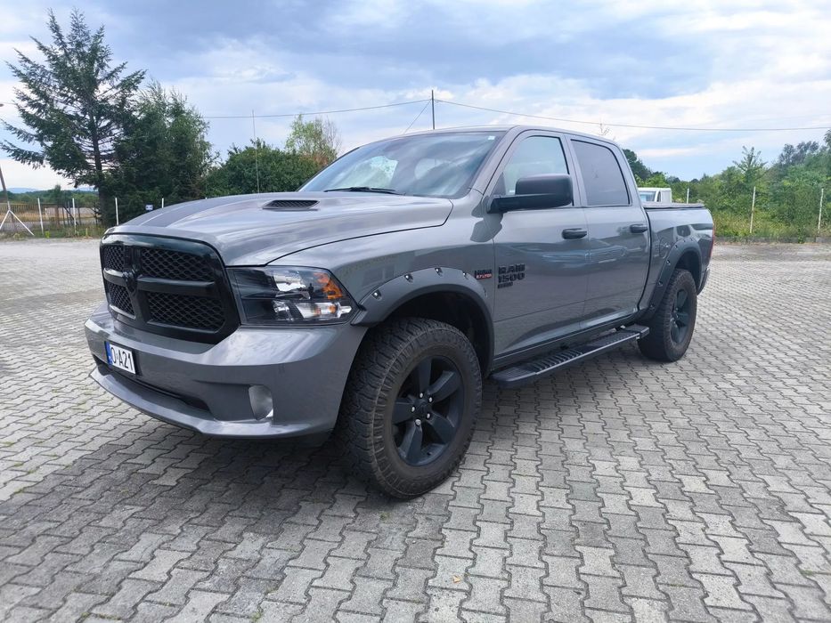 Dodge RAM 5.7 Hemi V8 Duża Kabina Zarejestrowany